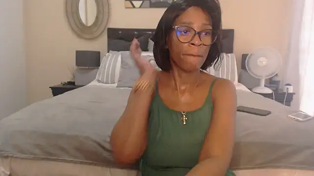 Snapshot of Creamyass22 chatting on 02.04.25 Creamyass22 online show from 02.04.25