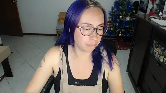 Snapshot of charlottezoe15 chatting on 11.16.25 charlottezoe15 online show from 11.16.25