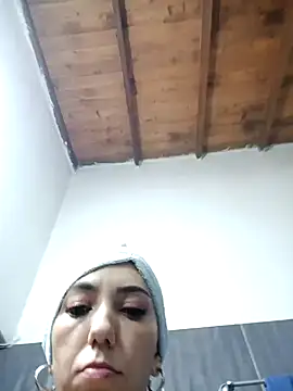 LunaZambrano online show from 11.15.25