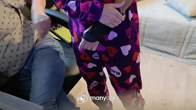 Snapshot of scorvierge@xh chatting on 10.01.25 scorviergexh online show from 10.01.25