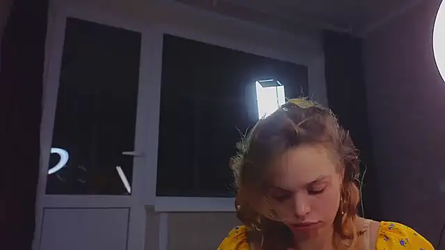 Snapshot of sinteas chatting on 11.05.25 sinteas online show from 11.05.25