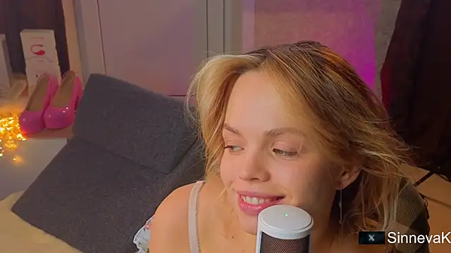 Snapshot of sinteas chatting on 12.04.25 sinteas online show from 12.04.25