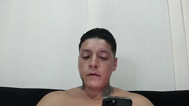 Snapshot of EvandMikeePh chatting on 02.25.26 EvandMikeePh online show from 02.25.26