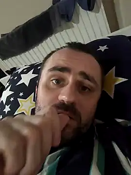 Snapshot of Govora chatting on 12.24.24 Govora online show from 12.24.24