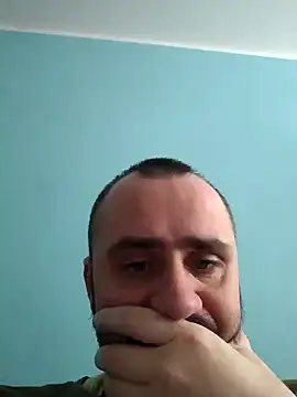 Snapshot of Govora chatting on 01.25.25 Govora online show from 01.25.25