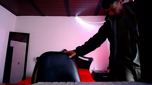 Snapshot of Deiby_casas chatting on 02.14.25 Deiby casas online show from 02.14.25