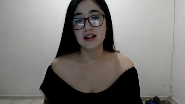 YummymeowW online show from 01.18.25