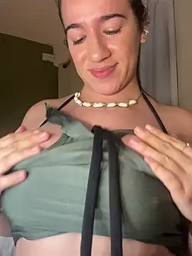 Snapshot of Antonellachic73 chatting on 02.18.25 Antonellachic73 online show from 02.18.25