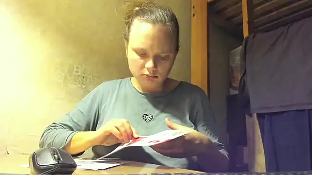 Snapshot of FrumCake chatting on 01.22.25 FrumCake online show from 01.22.25