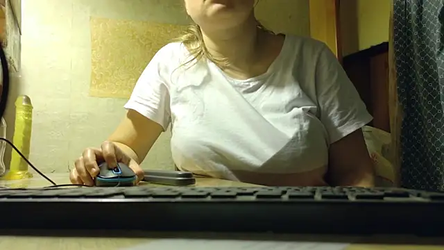 Snapshot of FrumCake chatting on 03.23.26 FrumCake online show from 03.23.26