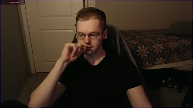 Snapshot of doloresman chatting on 02.27.25 doloresman online show from 02.27.25