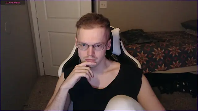 Snapshot of doloresman chatting on 03.05.25 doloresman online show from 03.05.25