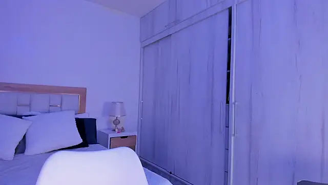 mia hank online show from 02.22.25