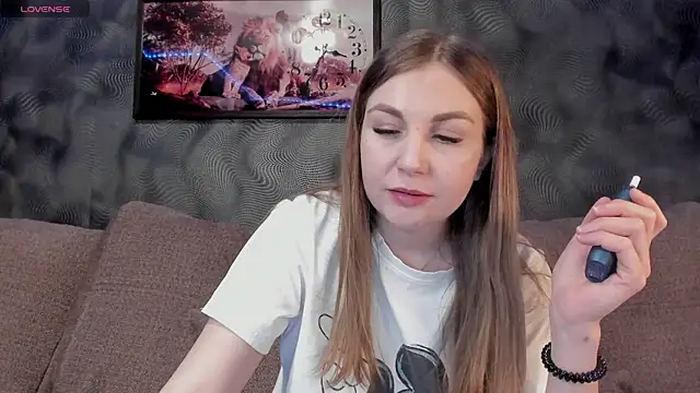 Snapshot of CassieMils chatting on 02.18.25 CassieMils online show from 02.18.25