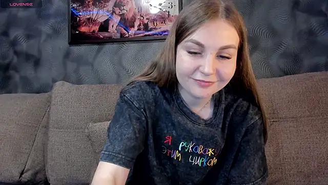 Snapshot of CassieMils chatting on 02.22.25 CassieMils online show from 02.22.25