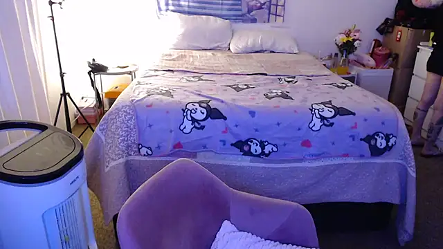 latinpetit online show from 11.13.25