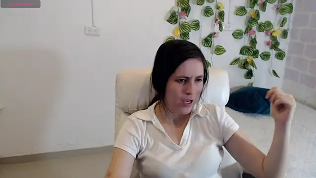 tania sweet   online show from 09.30.25