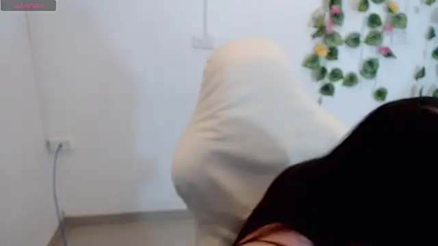 tania sweet   online show from 02.26.26