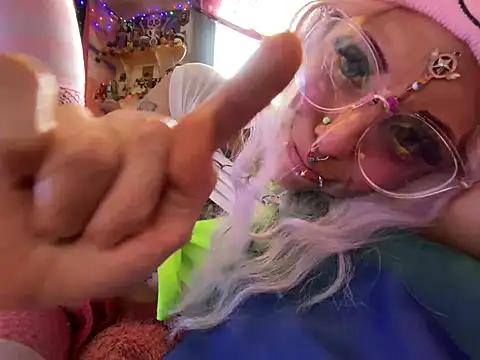 Snapshot of BABYUNICORN chatting on 01.10.25 BABYUNICORN online show from 01.10.25