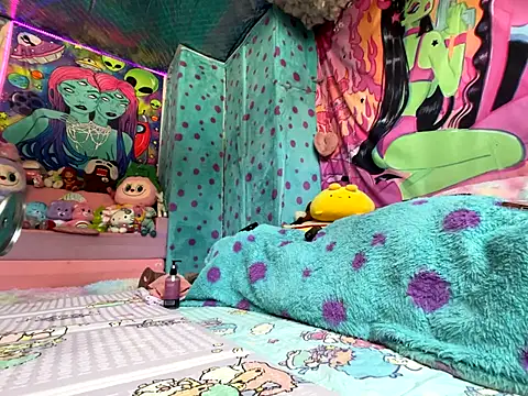 Snapshot of BABYUNICORN chatting on 10.26.25 BABYUNICORN online show from 10.26.25