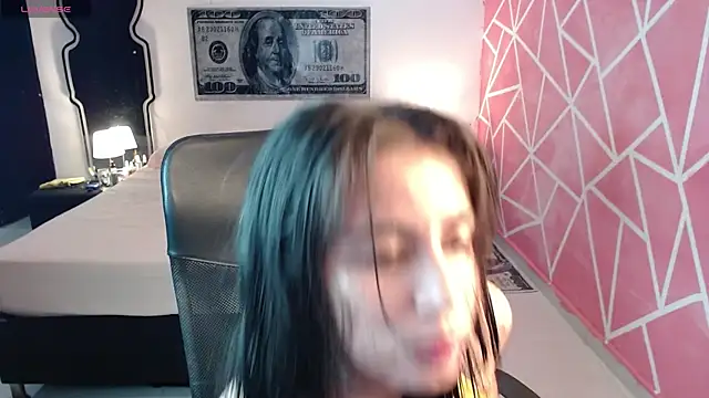 Snapshot of valentina_angel chatting on 10.31.25 valentina angel online show from 10.31.25