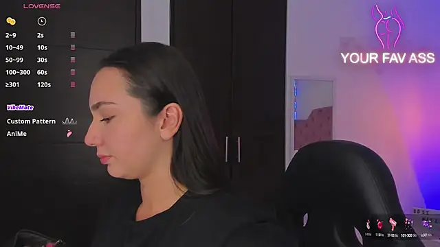 Snapshot of ava_blue chatting on 01.16.25 ava blue online show from 01.16.25