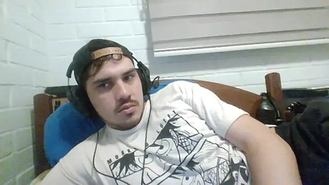 Snapshot of hung_weeb chatting on 02.09.25 hung weeb online show from 02.09.25