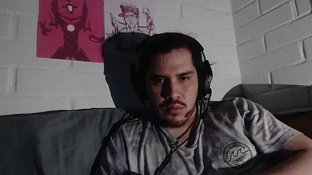 Snapshot of hung_weeb chatting on 09.29.25 hung weeb online show from 09.29.25