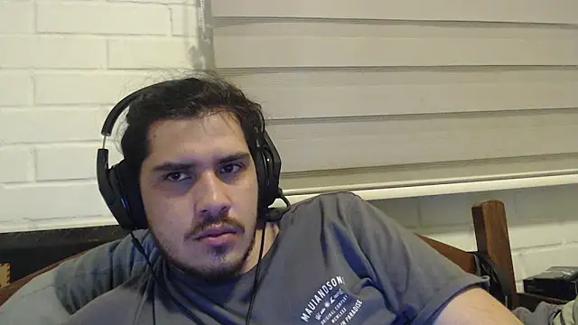 Snapshot of hung_weeb chatting on 10.13.25 hung weeb online show from 10.13.25