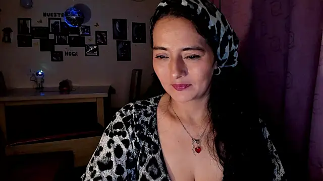 emma luxy online show from 04.06.26