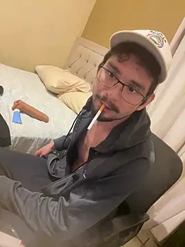 Snapshot of Tomthelong chatting on 02.06.25 Tomthelong online show from 02.06.25