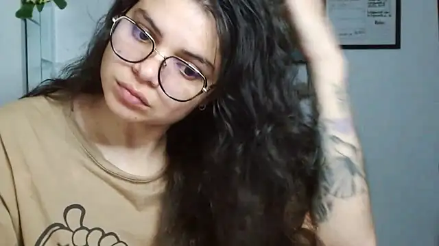 Snapshot of Nikkykora15 chatting on 09.13.25 Nikkykora15 online show from 09.13.25