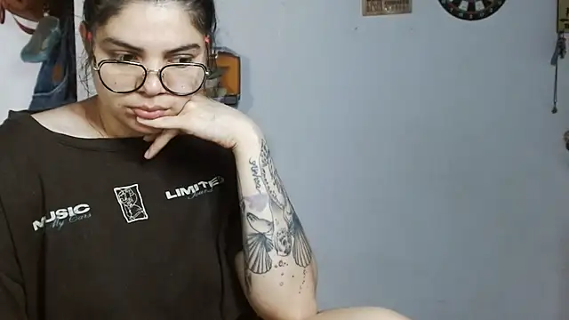 Snapshot of Nikkykora15 chatting on 07.19.26 Nikkykora15 online show from 07.19.26
