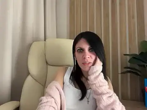 Snapshot of InjaAtHome chatting on 03.25.26 InjaAtHome online show from 03.25.26