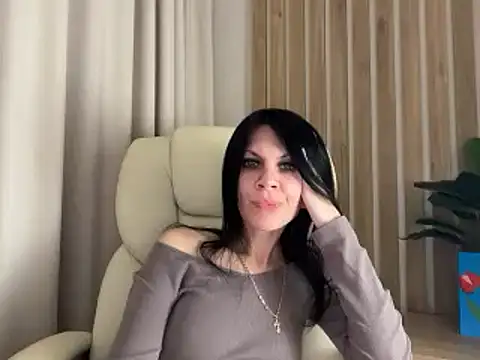 Snapshot of InjaAtHome chatting on 04.14.26 InjaAtHome online show from 04.14.26