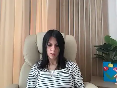 Snapshot of InjaAtHome chatting on 04.17.26 InjaAtHome online show from 04.17.26