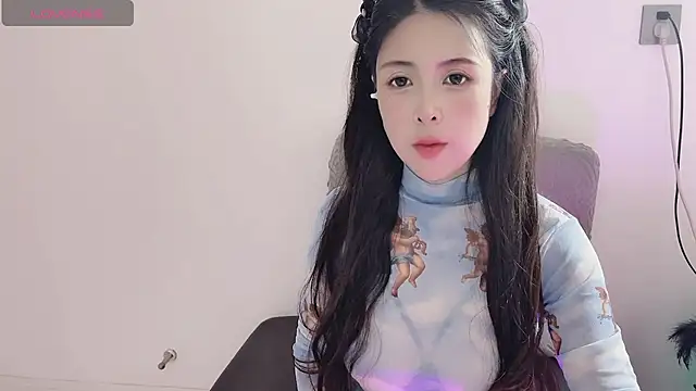 candy-yiyi online show from 10.24.25