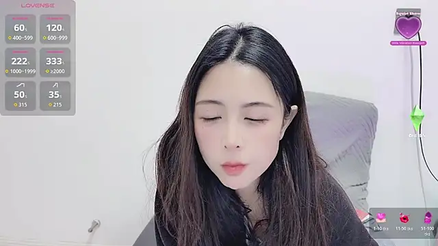 candy-yiyi online show from 12.16.25