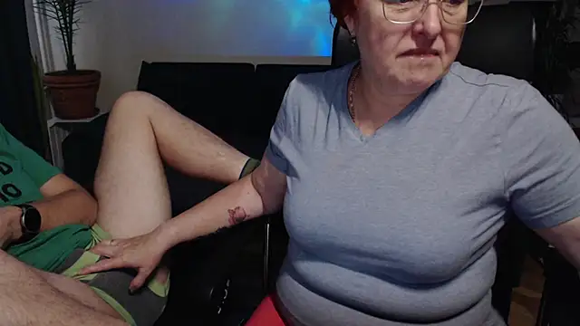 JoannaAndNeighbour online show from 10.31.25