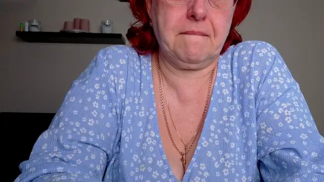 Snapshot of JoannaAndNeighbour chatting on 06.17.26 JoannaAndNeighbour online show from 06.17.26
