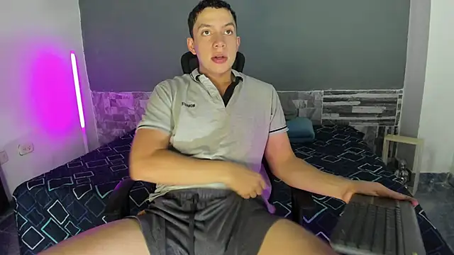 davinalhot online show from 04.21.26