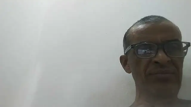 Snapshot of jrfm14 chatting on 10.01.25 jrfm14 online show from 10.01.25