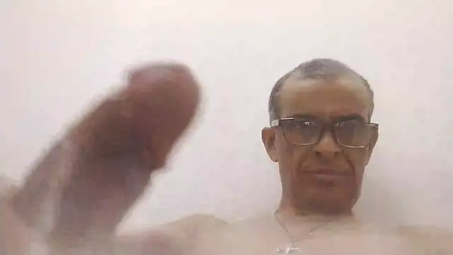 Snapshot of jrfm14 chatting on 10.18.25 jrfm14 online show from 10.18.25