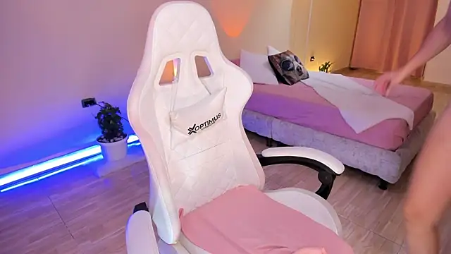 carleee winter online show from 09.11.25