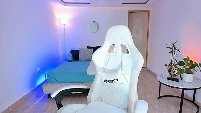 carleee winter online show from 04.03.26