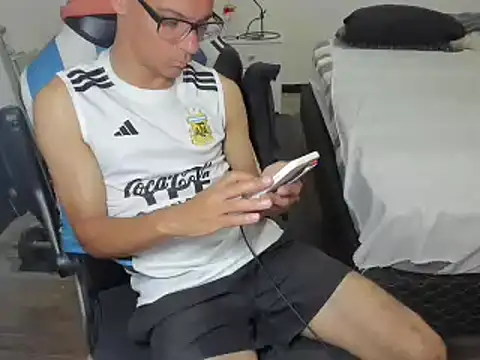 Snapshot of guachin_hunk chatting on 12.06.24 guachin hunk online show from 12.06.24