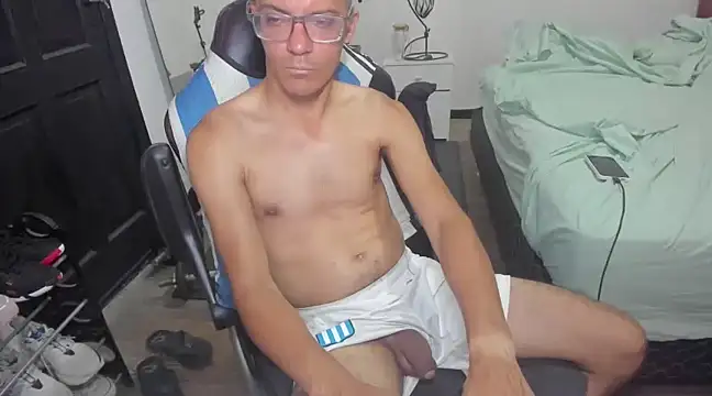 Snapshot of guachin_hunk chatting on 01.23.25 guachin hunk online show from 01.23.25