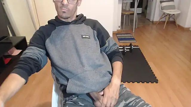 Snapshot of guachin_hunk chatting on 10.14.25 guachin hunk online show from 10.14.25