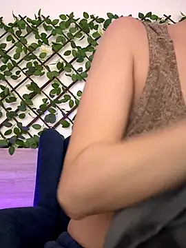 LadyChantale online show from 12.23.25