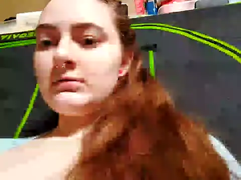 Snapshot of Snowbunnycake_131 chatting on 02.02.25 Snowbunnycake 131 online show from 02.02.25